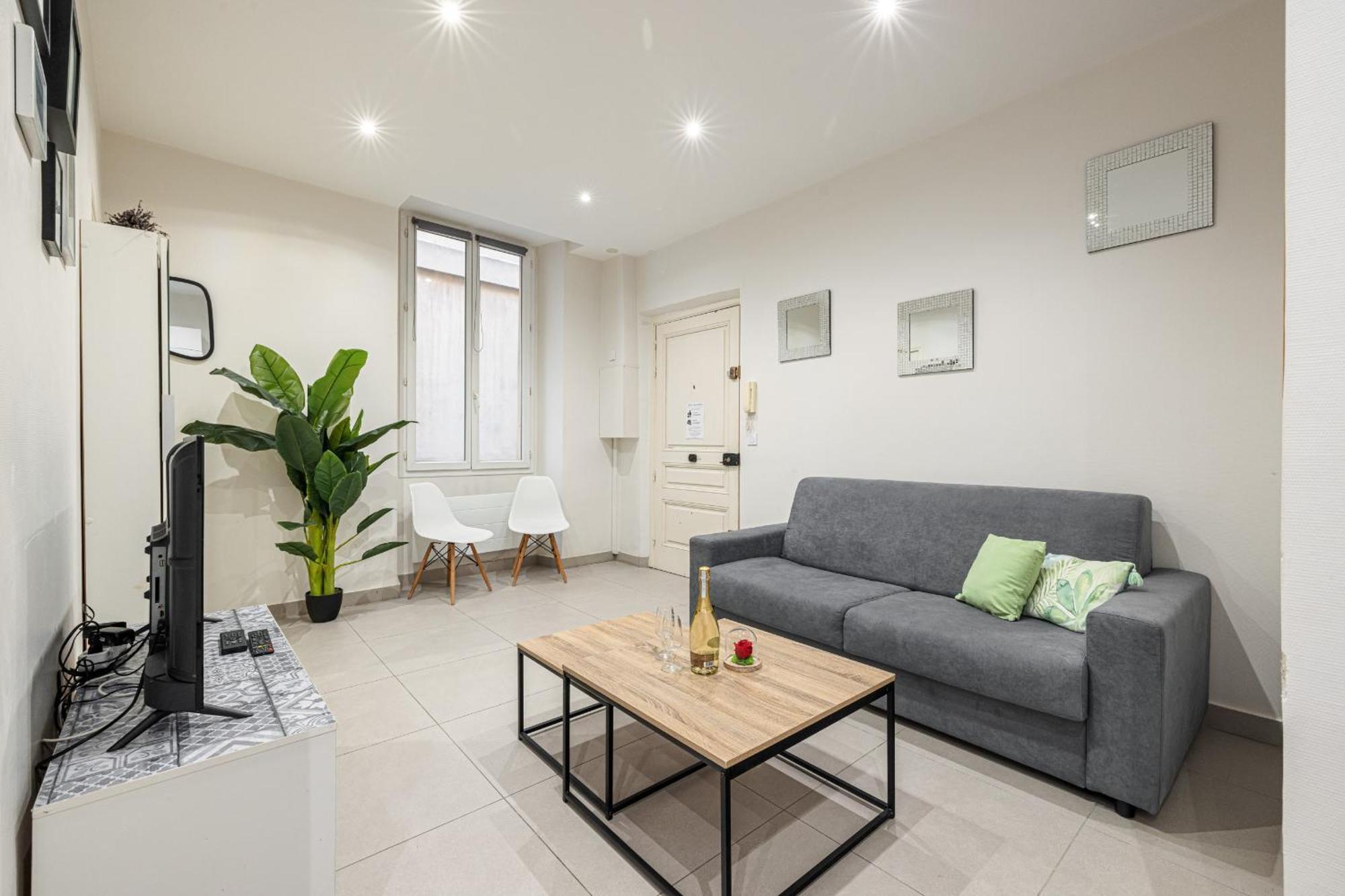 Charming 1 Bdr Old Town Apartment นีซ ภายนอก รูปภาพ
